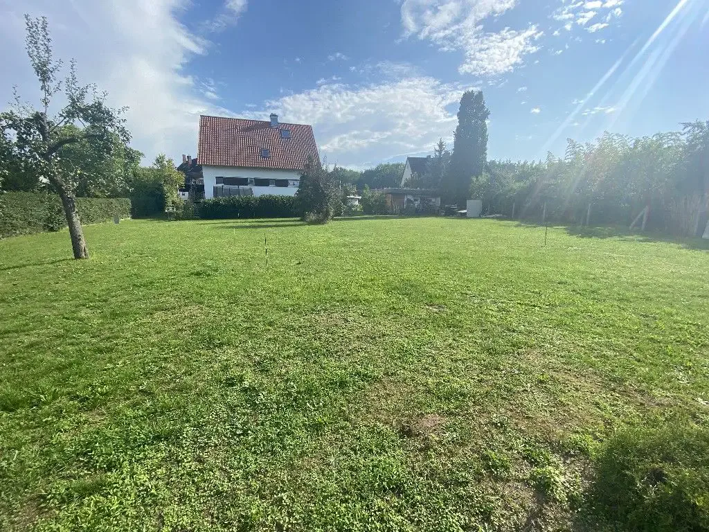 Ruhig gelegenes Baugrundstück mit ca. 1.000 m² in Effeltrich, Bild 2
