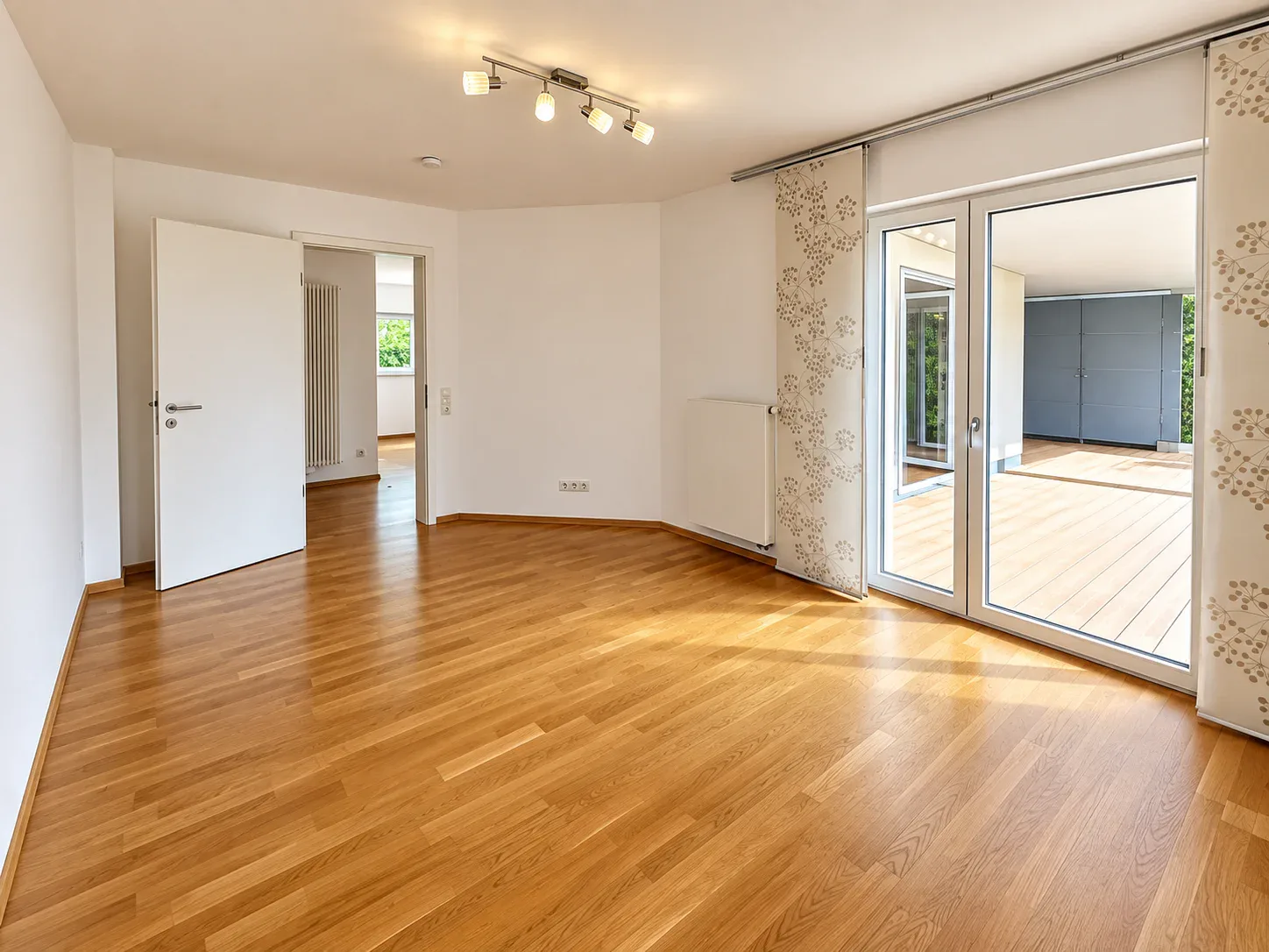 Schlafzimmer Ansicht 1